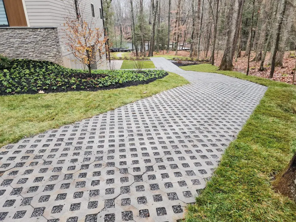 Paving Stones & Concrete Pavers for Patios and Driveways