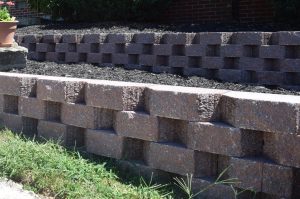 Terrace stone retaining wall